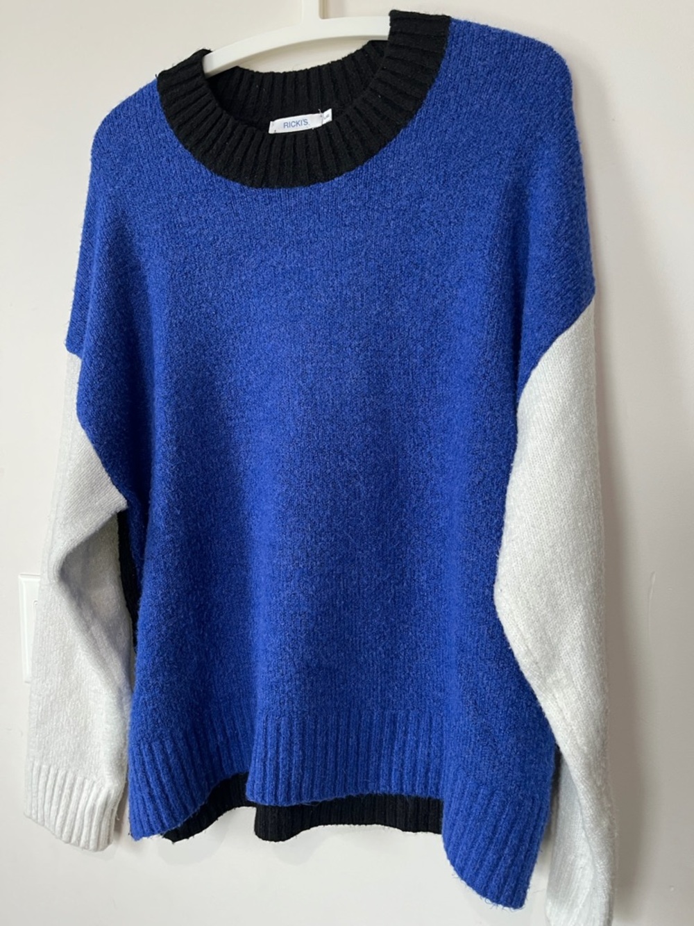 Women’s sweatshirt from Ricki’s - size large